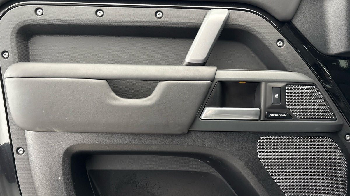 Used Land Rover Defender 110 2024 for sale - 77880784: Photo 19