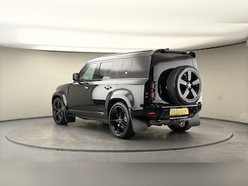 Used Land Rover Defender 110 2024 for sale - 77880784: Photo