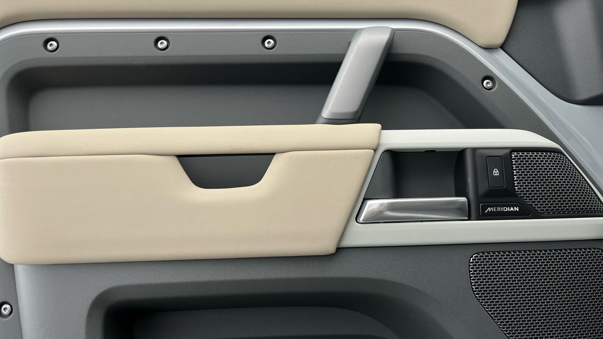 Used Land Rover Defender 110 2023 for sale - 75833405: Photo 18