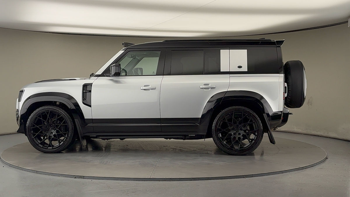 Used Land Rover Defender 110 2023 for sale - 75833405: Photo 34