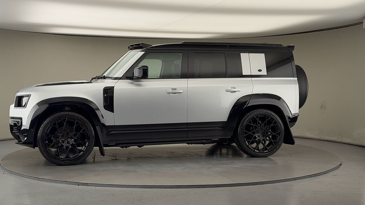 Used Land Rover Defender 110 2023 for sale - 75833405: Photo 35