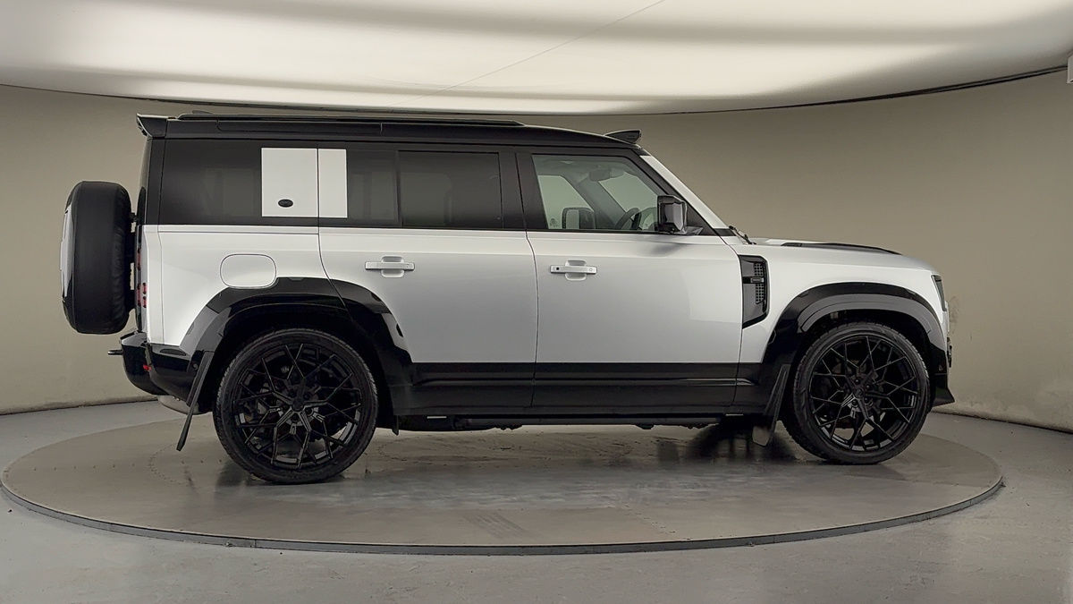 Used Land Rover Defender 110 2023 for sale - 75833405: Photo 44