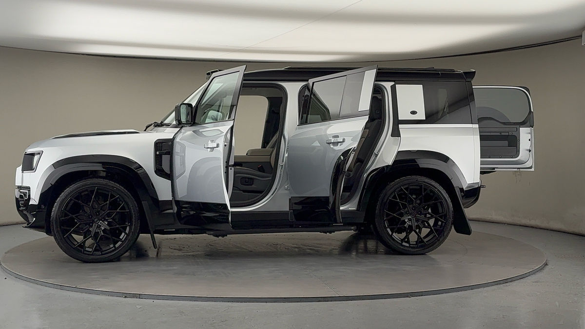 Used Land Rover Defender 110 2023 for sale - 75833405: Photo 54