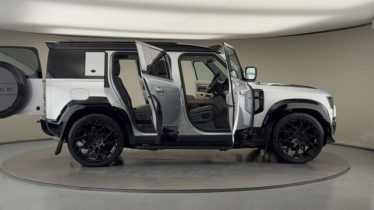 Used Land Rover Defender 110 2023 for sale - 75833405: Photo 63