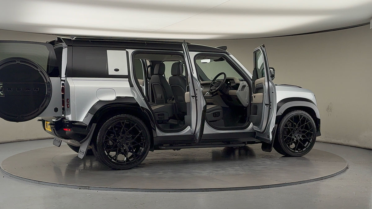 Used Land Rover Defender 110 2023 for sale - 75833405: Photo 64