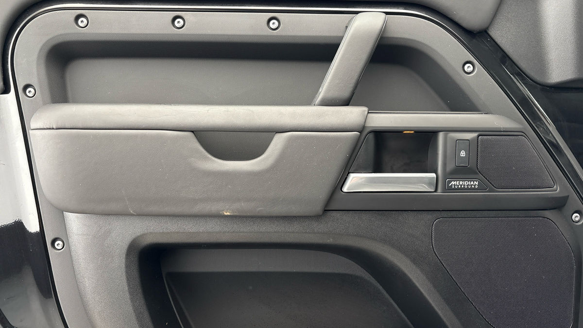 Used Land Rover Defender 90 2025 for sale - 77880805: Photo 19