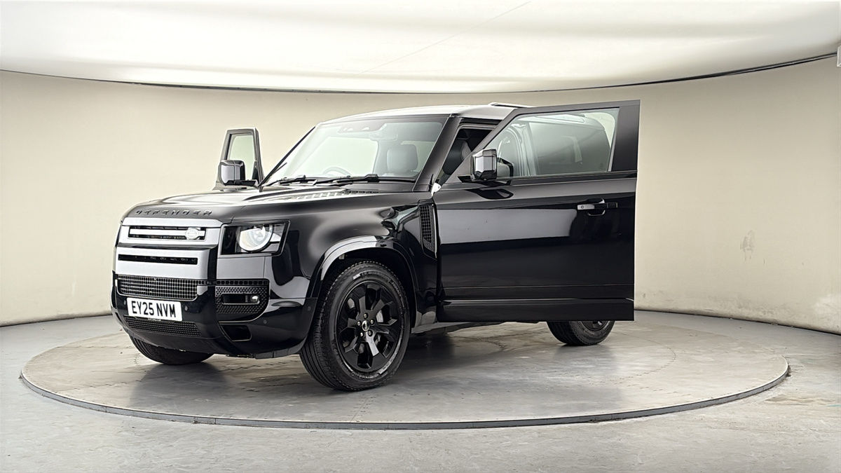 Used Land Rover Defender 90 2025 for sale - 77880805: Photo 22