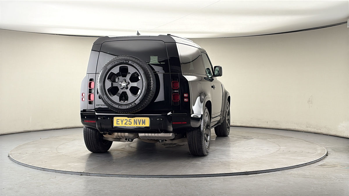 Used Land Rover Defender 90 2025 for sale - 77880805: Photo 41