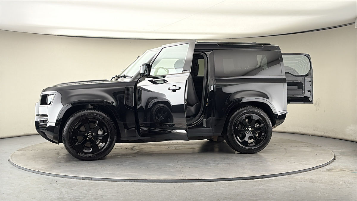 Used Land Rover Defender 90 2025 for sale - 77880805: Photo 48