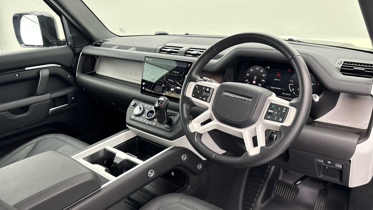 Used Land Rover Defender 90 2025 for sale - 77880805: Photo 5