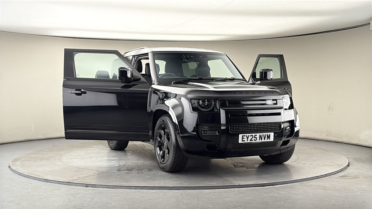 Used Land Rover Defender 90 2025 for sale - 77880805: Photo 53