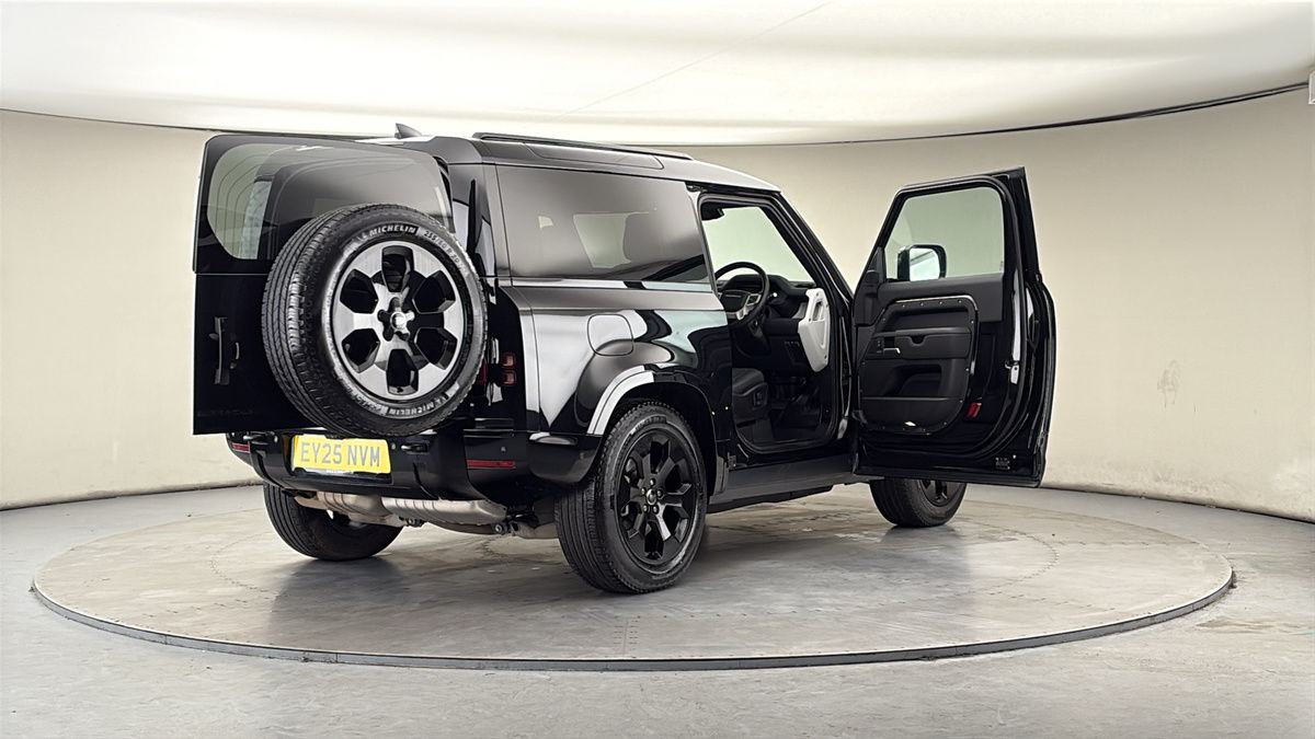 Used Land Rover Defender 90 2025 for sale - 77880805: Photo 59