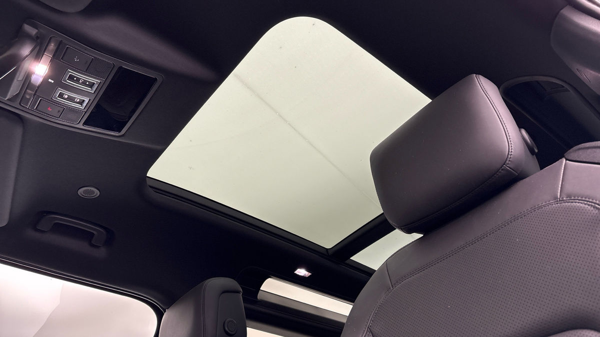 Used Land Rover Defender 90 2025 for sale - 77880805: Photo 6