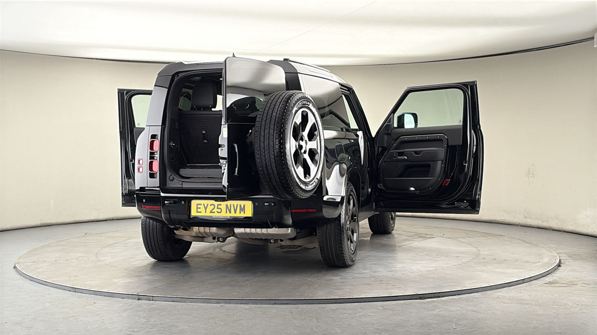 Used Land Rover Defender 90 2025 for sale - 77880805: Photo 60