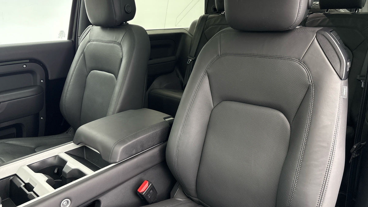 Used Land Rover Defender 90 2025 for sale - 77880805: Photo 7