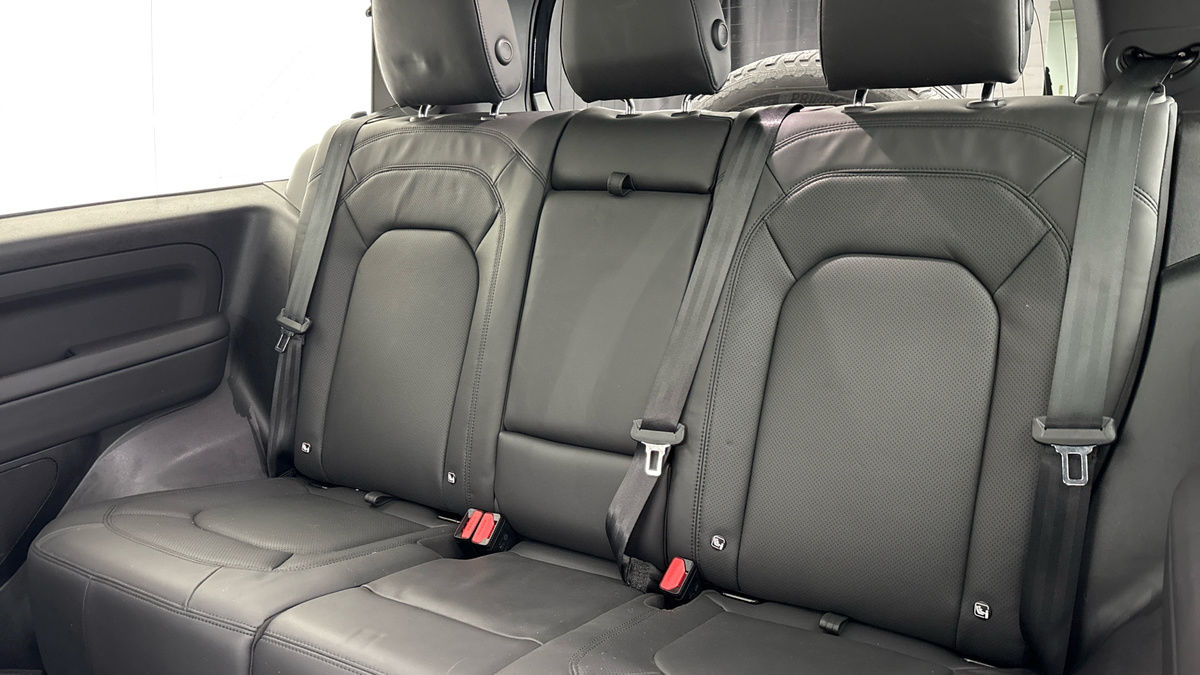 Used Land Rover Defender 90 2025 for sale - 77880805: Photo 8