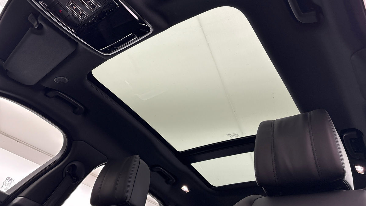 Used Land Rover Range Rover Velar 2024 for sale - 77465447: Photo 6