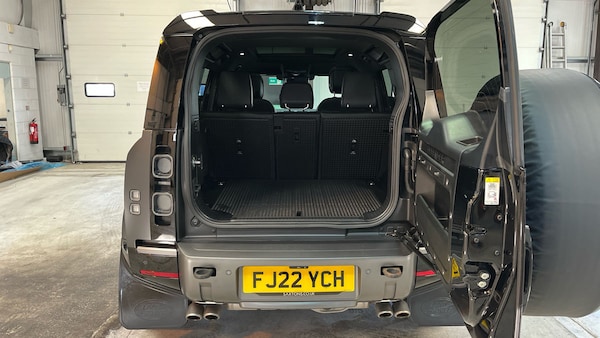 Used Land Rover Defender 110 2022 for sale - 75803177: Photo 11