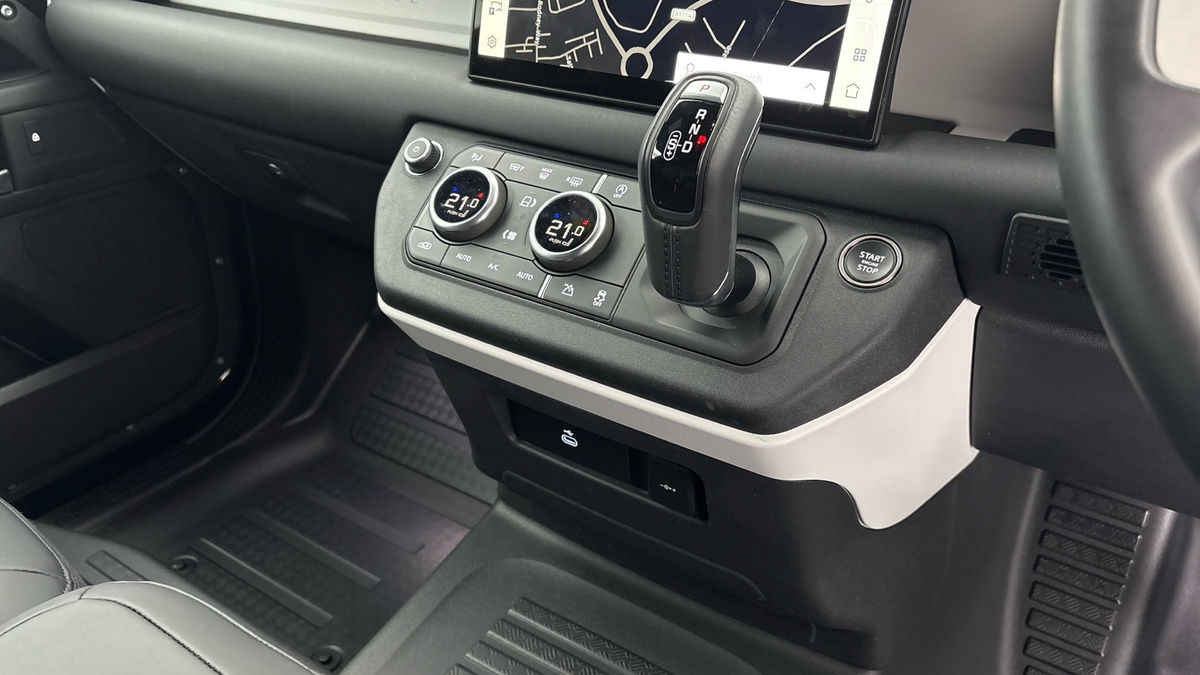 Used Land Rover Defender 90 2024 for sale - 76334504: Photo 18