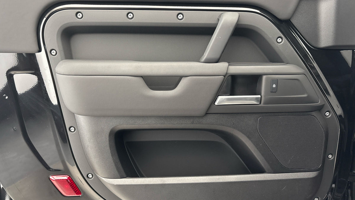 Used Land Rover Defender 90 2024 for sale - 76334504: Photo 19