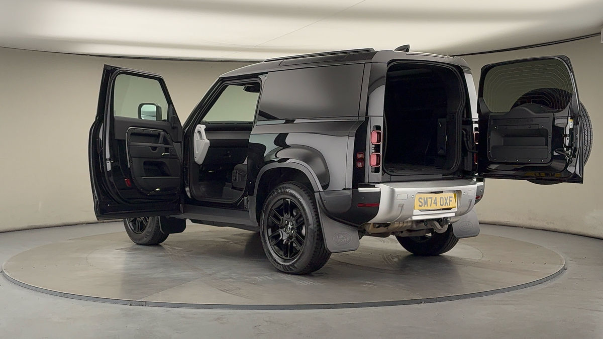 Used Land Rover Defender 90 2024 for sale - 76334504: Photo 43