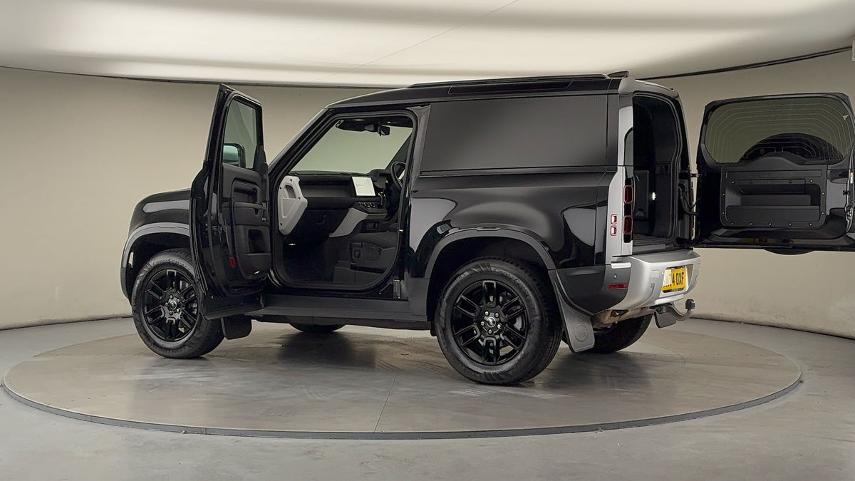 Used Land Rover Defender 90 2024 for sale - 76334504: Photo 45