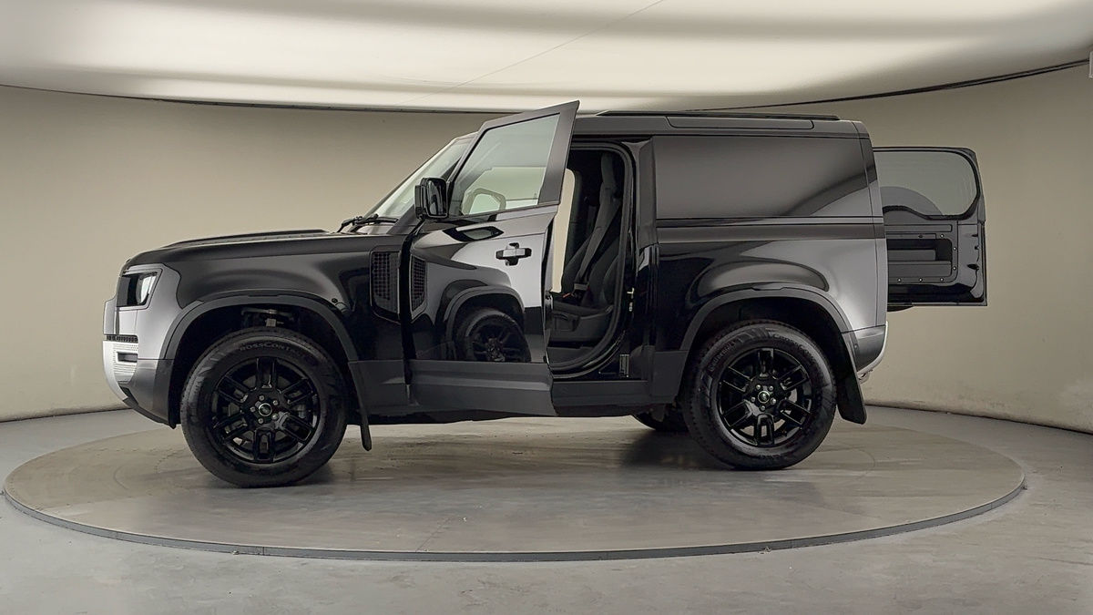 Used Land Rover Defender 90 2024 for sale - 76334504: Photo 47