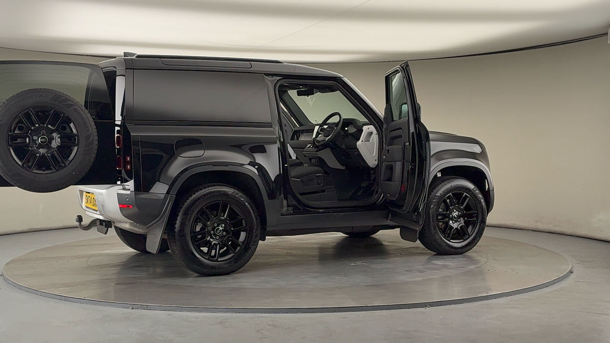 Used Land Rover Defender 90 2024 for sale - 76334504: Photo 57