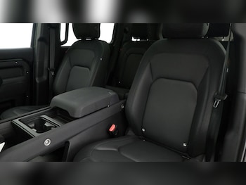 Used Land Rover Defender 110 2023 for sale - 75474442: Photo