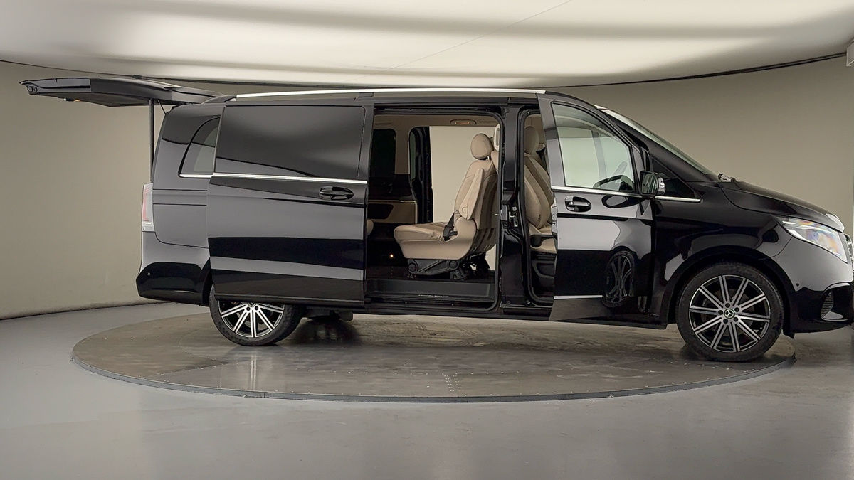 Used Mercedes-Benz V-Class 2024 for sale - 78213275: Photo 57