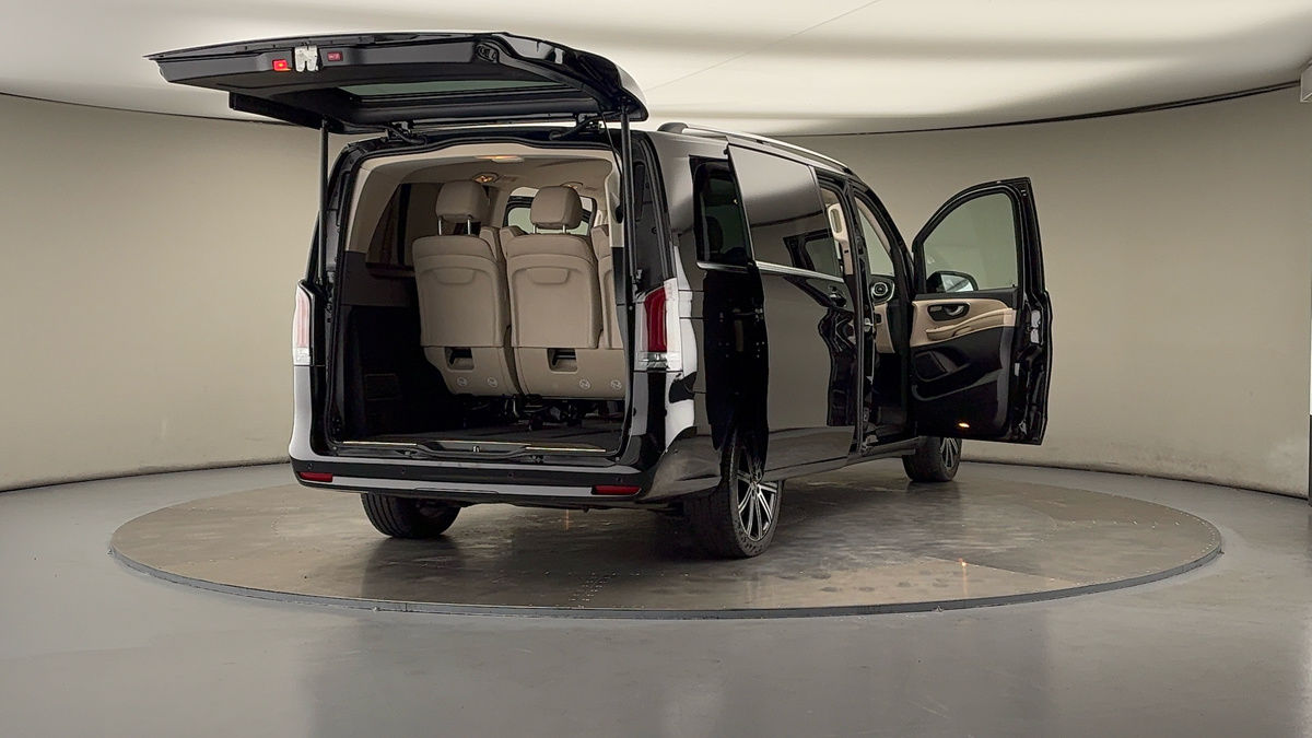 Used Mercedes-Benz V-Class 2024 for sale - 78213275: Photo 61