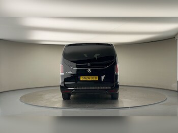 Used Mercedes-Benz V-Class 2024 for sale - 78608003: Photo