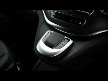Used Mercedes-Benz V-Class 2023 for sale - 75068500: Photo