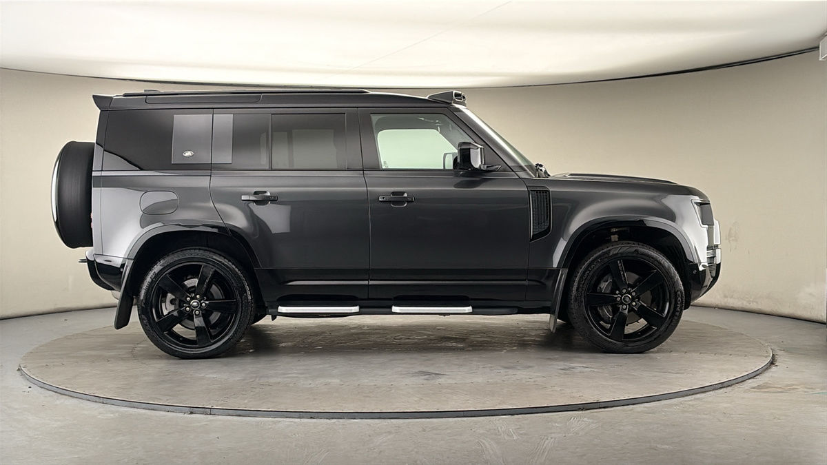 Used Land Rover Defender 2023 for sale - 78018086: Photo 16