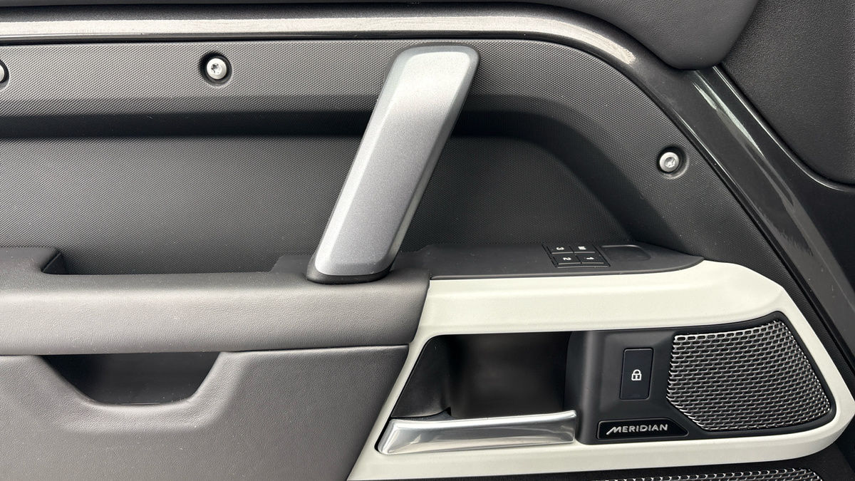 Used Land Rover Defender 2023 for sale - 78018086: Photo 19