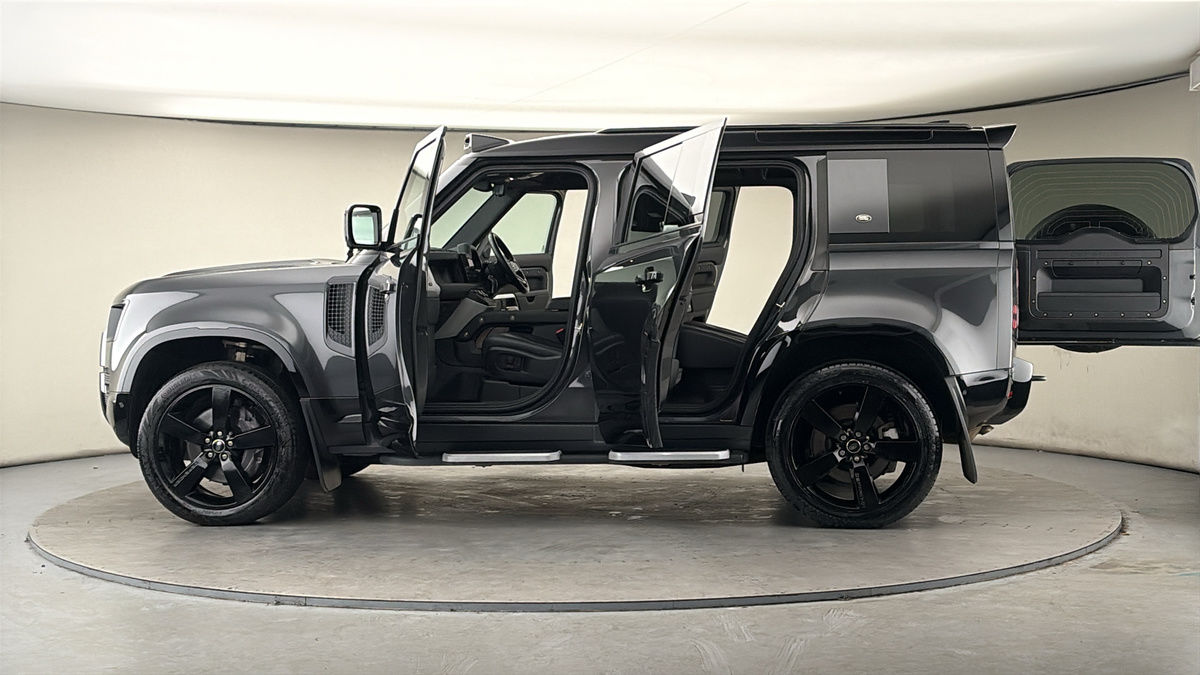 Used Land Rover Defender 2023 for sale - 78018086: Photo 46