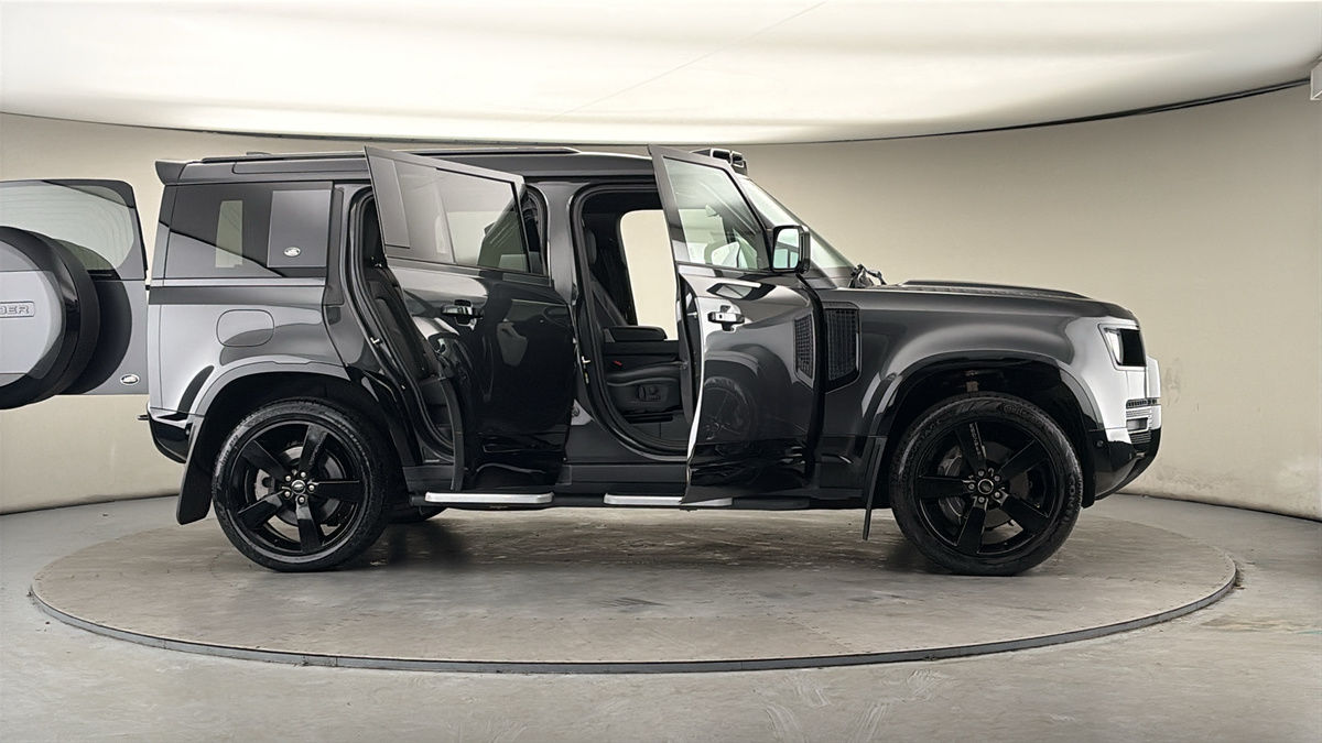 Used Land Rover Defender 2023 for sale - 78018086: Photo 55