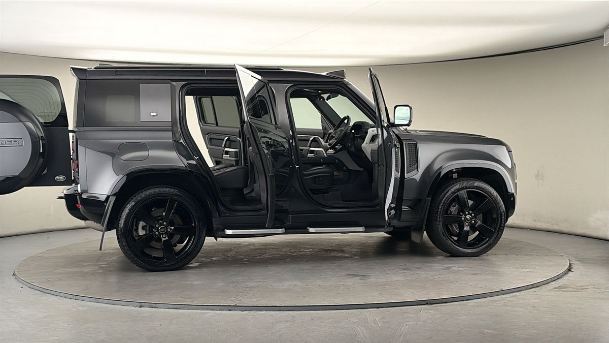 Used Land Rover Defender 2023 for sale - 78018086: Photo 56