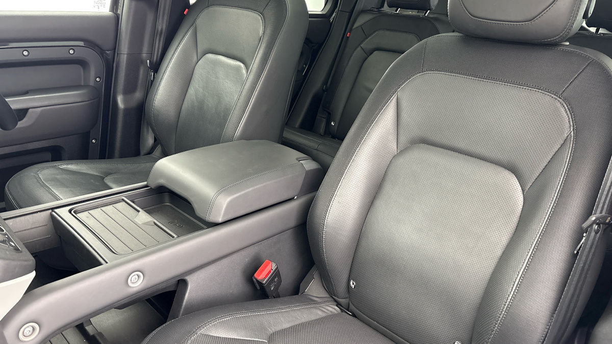 Used Land Rover Defender 2023 for sale - 78018086: Photo 7