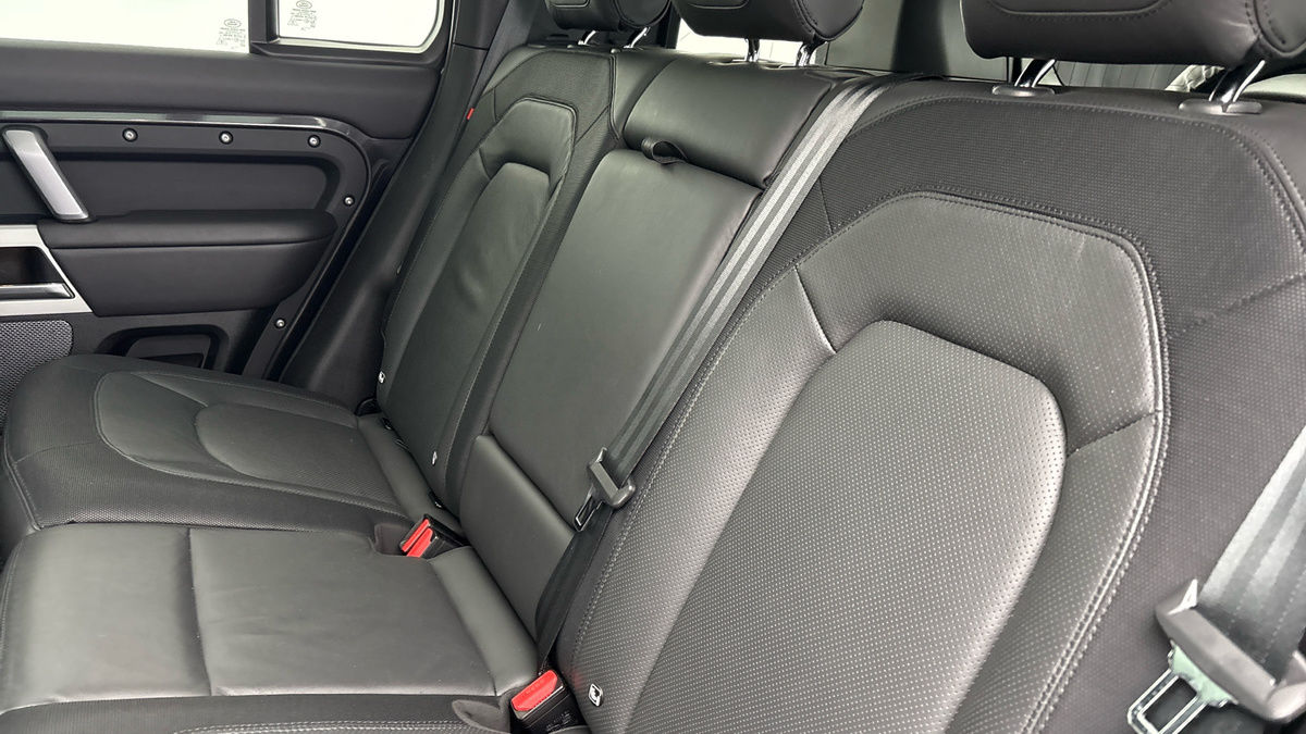 Used Land Rover Defender 2023 for sale - 78018086: Photo 8