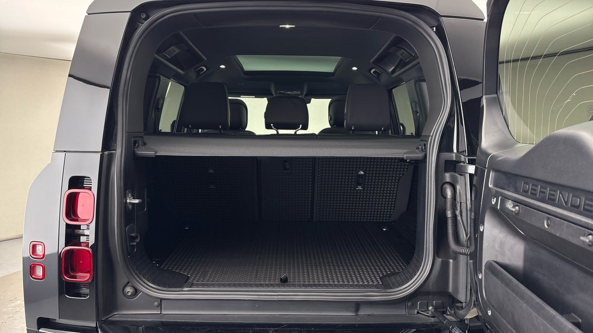 Used Land Rover Defender 110 2023 for sale - 76536417: Photo 11