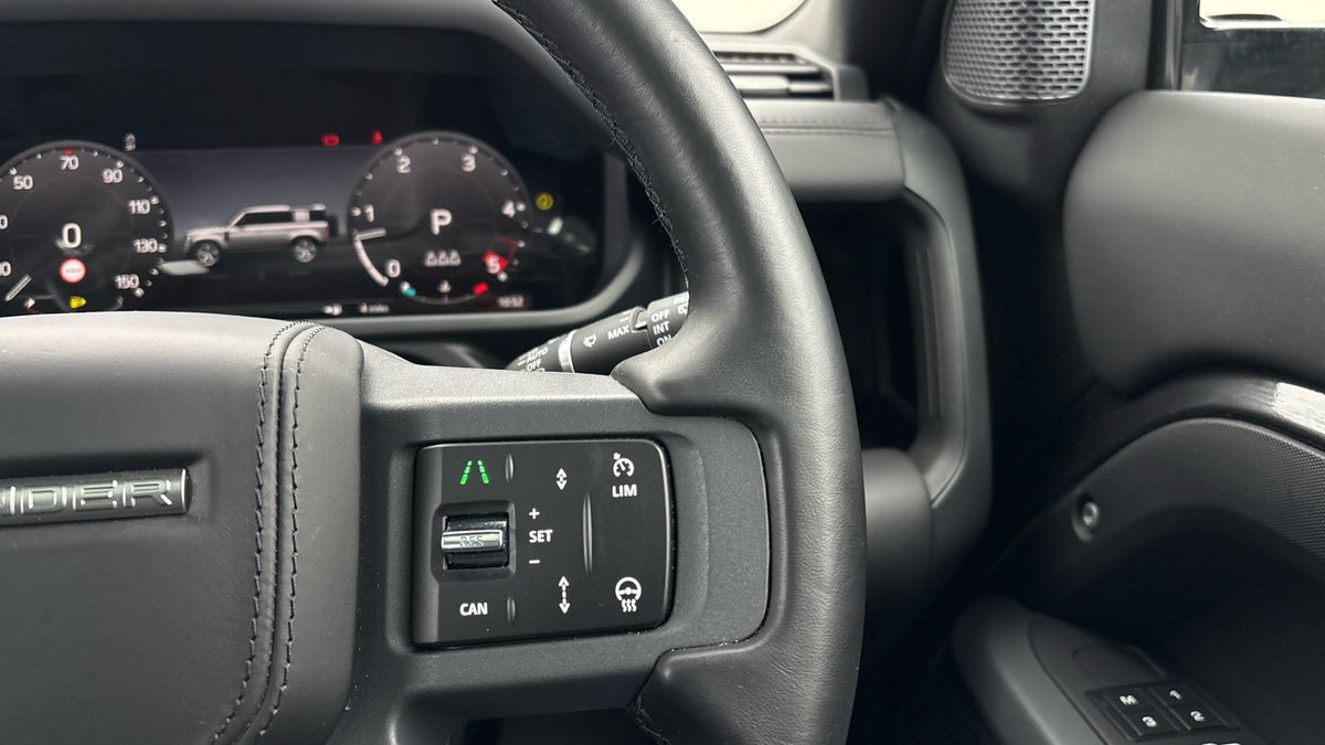 Used Land Rover Defender 110 2023 for sale - 76536417: Photo 14