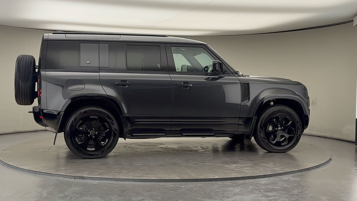 Used Land Rover Defender 110 2023 for sale - 76536417: Photo 37