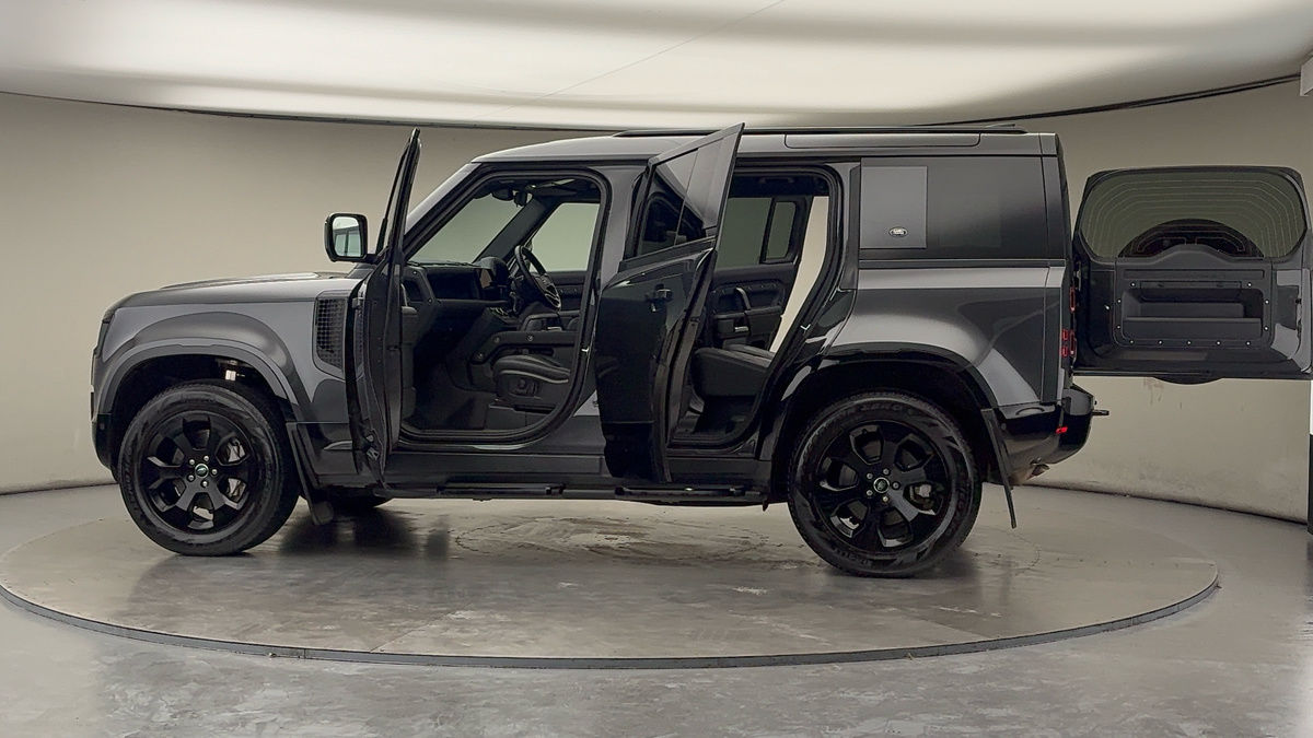 Used Land Rover Defender 110 2023 for sale - 76536417: Photo 46