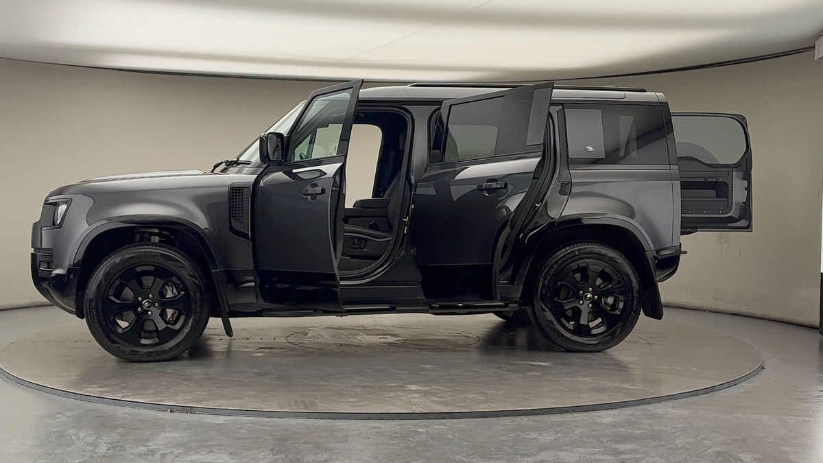 Used Land Rover Defender 110 2023 for sale - 76536417: Photo 47