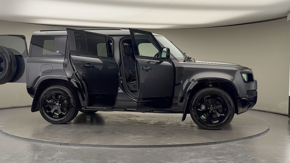 Used Land Rover Defender 110 2023 for sale - 76536417: Photo 55