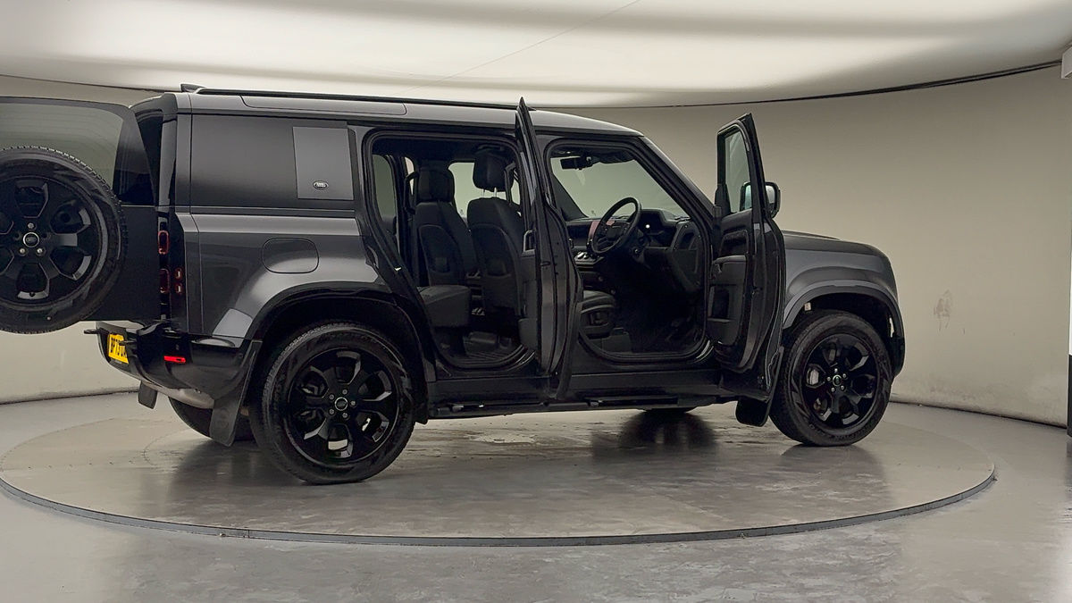 Used Land Rover Defender 110 2023 for sale - 76536417: Photo 57