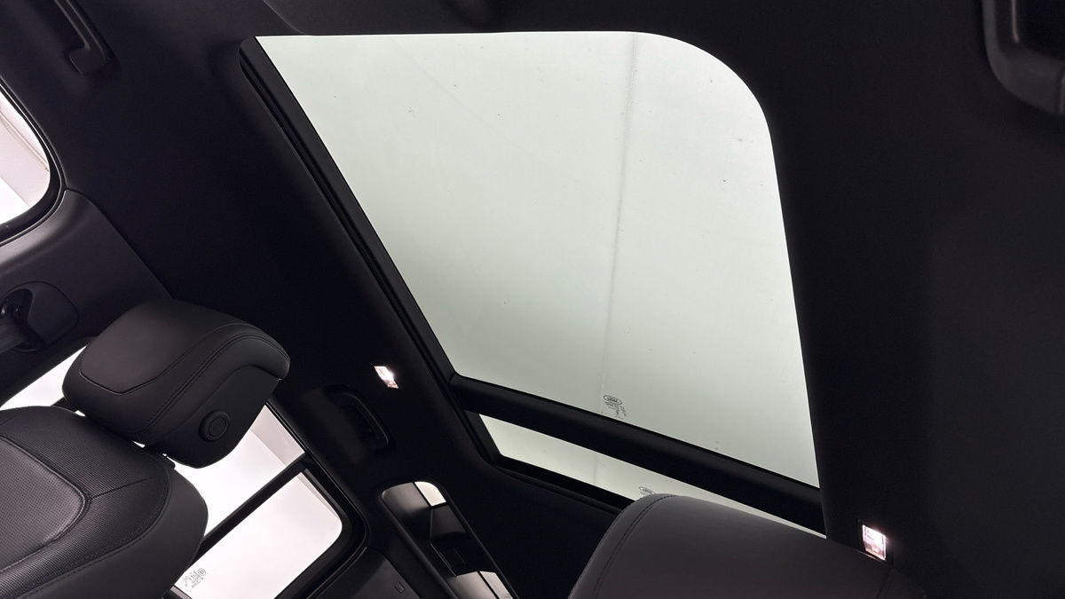 Used Land Rover Defender 110 2023 for sale - 76536417: Photo 6