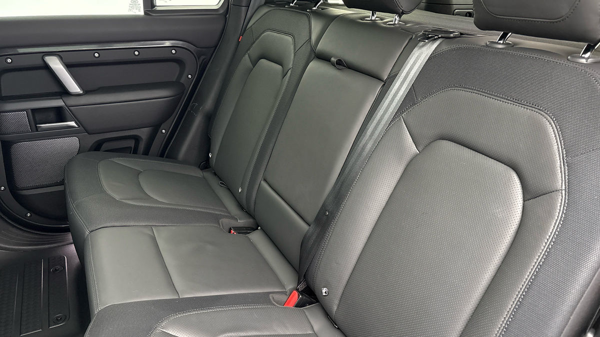 Used Land Rover Defender 110 2023 for sale - 76536417: Photo 8