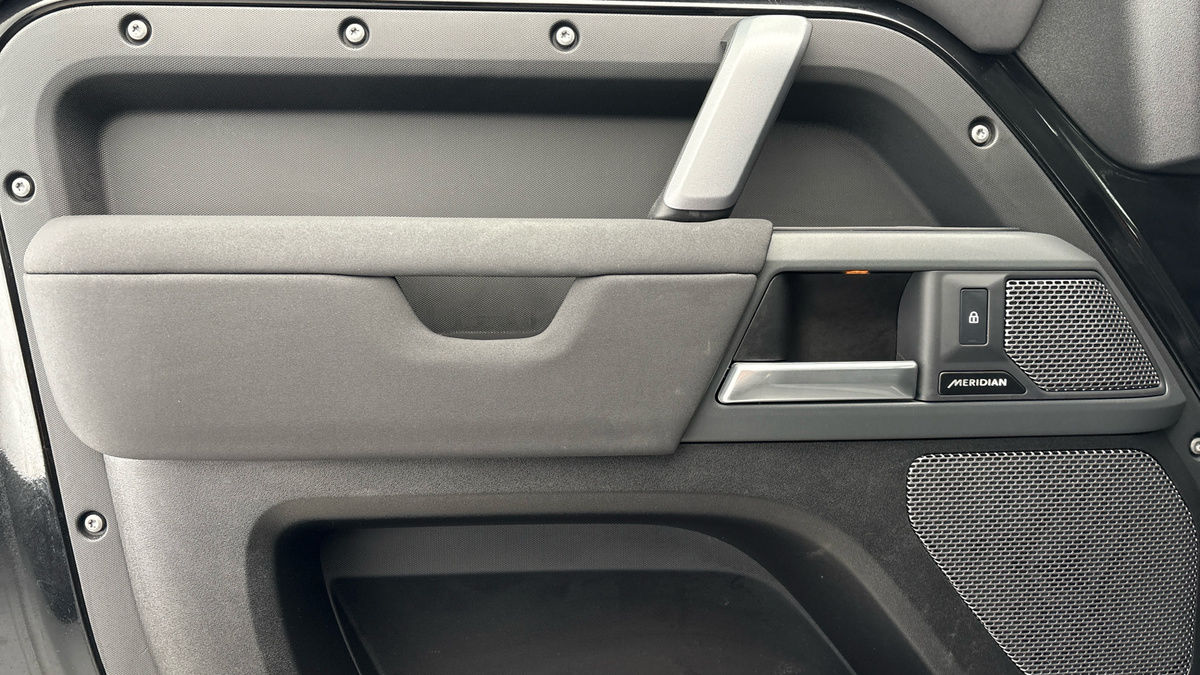 Used Land Rover Defender 110 2023 for sale - 77395063: Photo 19